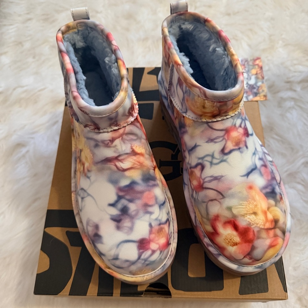 UGG x Colina Strada All Gender Ultra Mini Platform Boots Men Size 7 Women Size 8